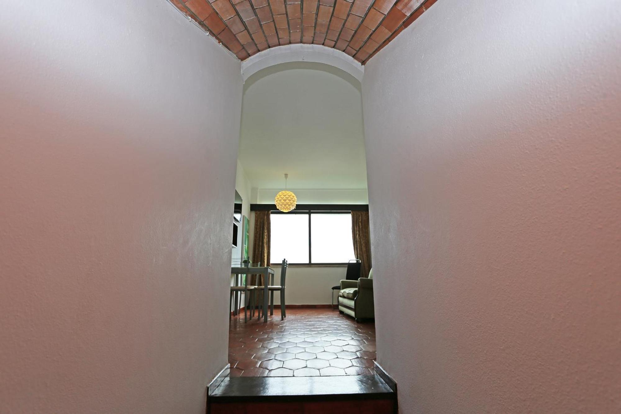 Apartment V - Seacliff *