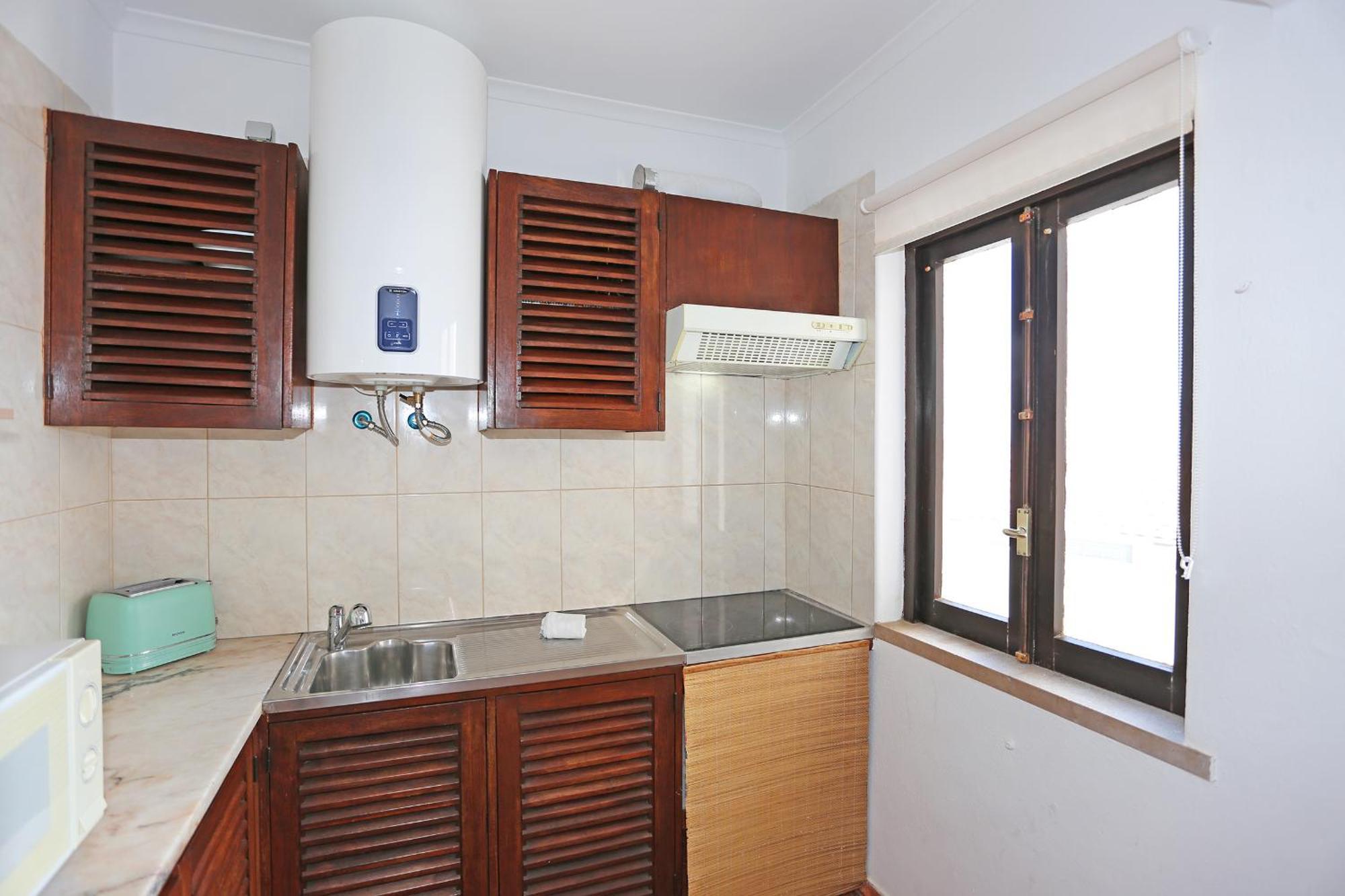 V - Seacliff Apartment