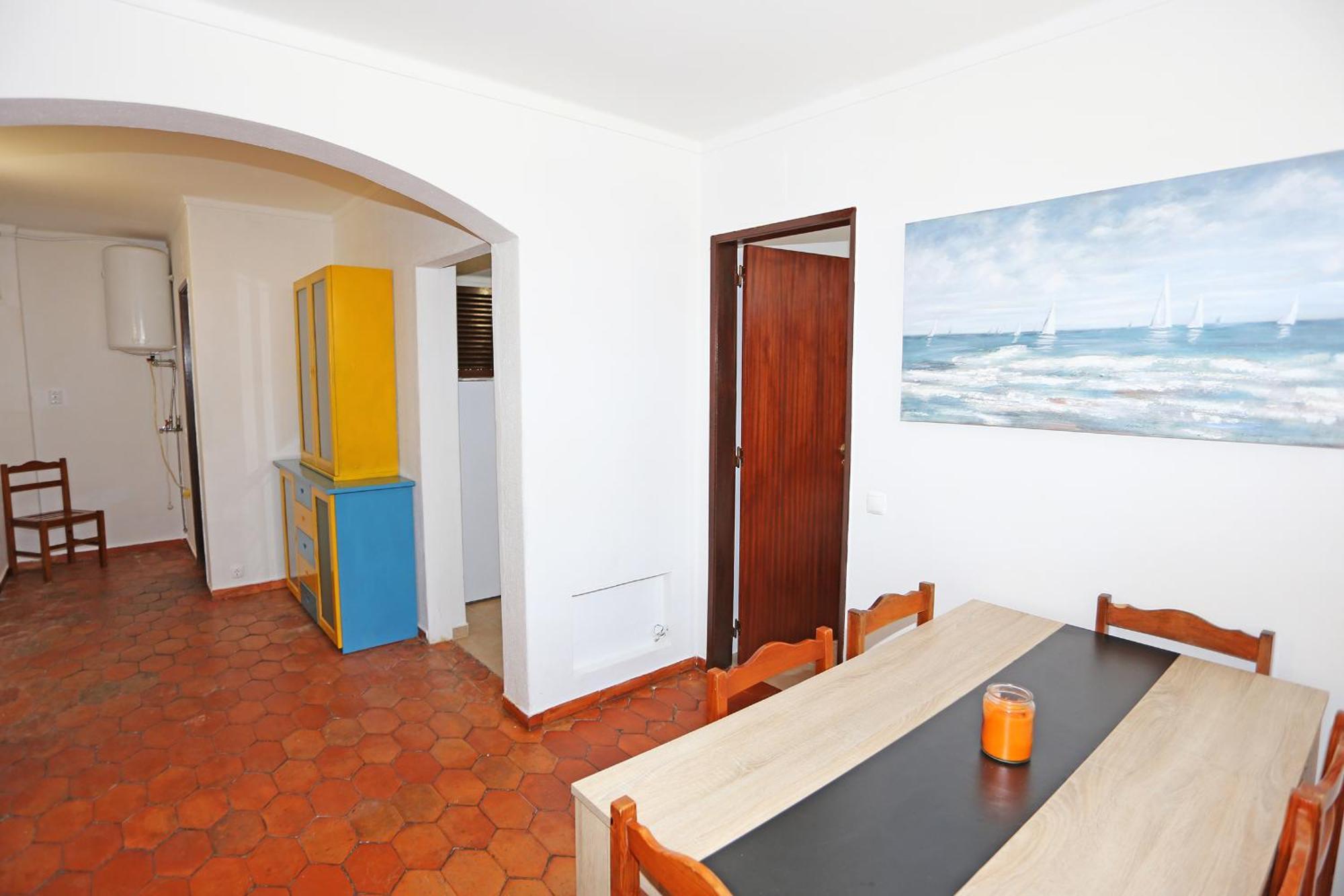 V - Seacliff Apartment *